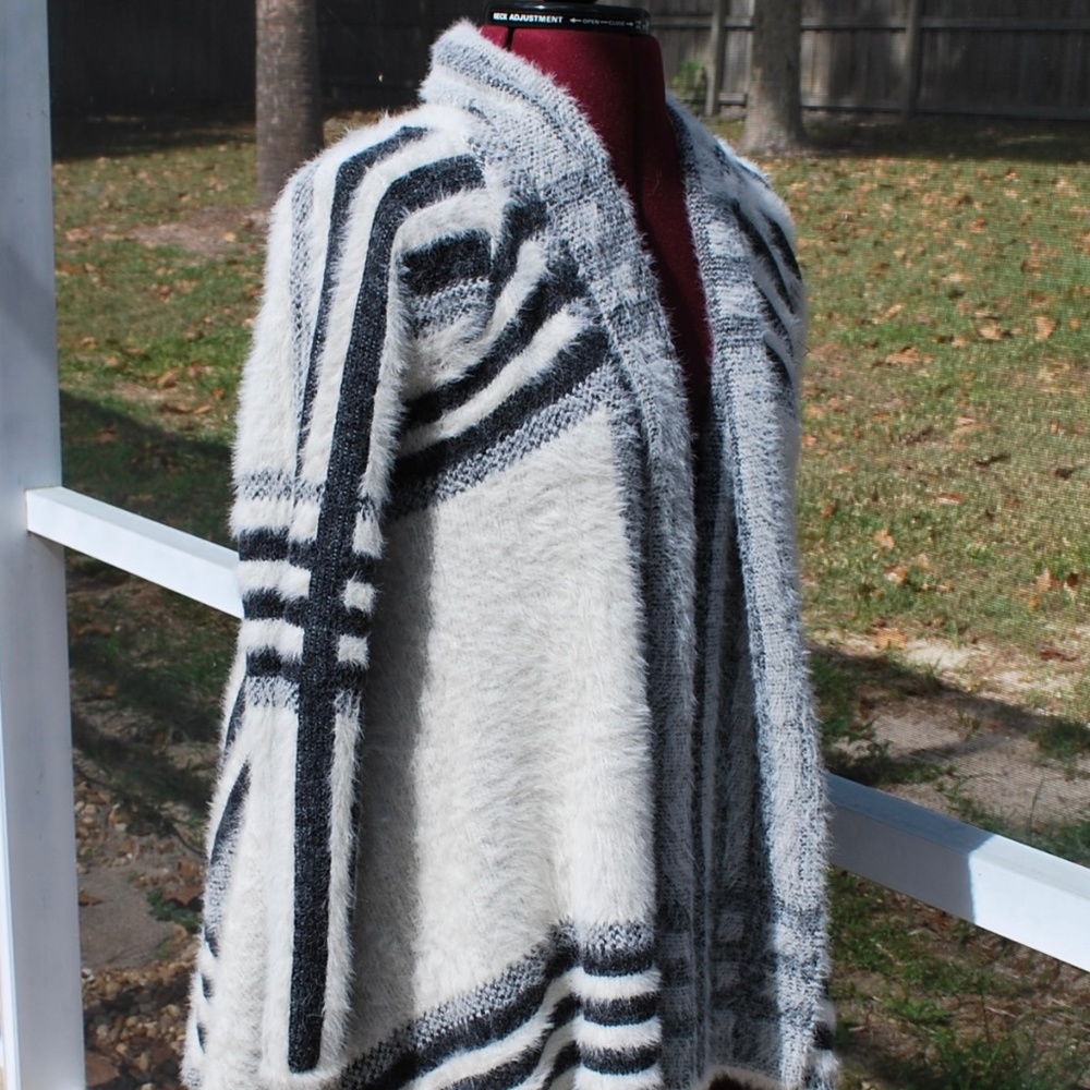 Stitch Fix Emory Park Super Soft Black and White Open Cardigan Size Small EUC